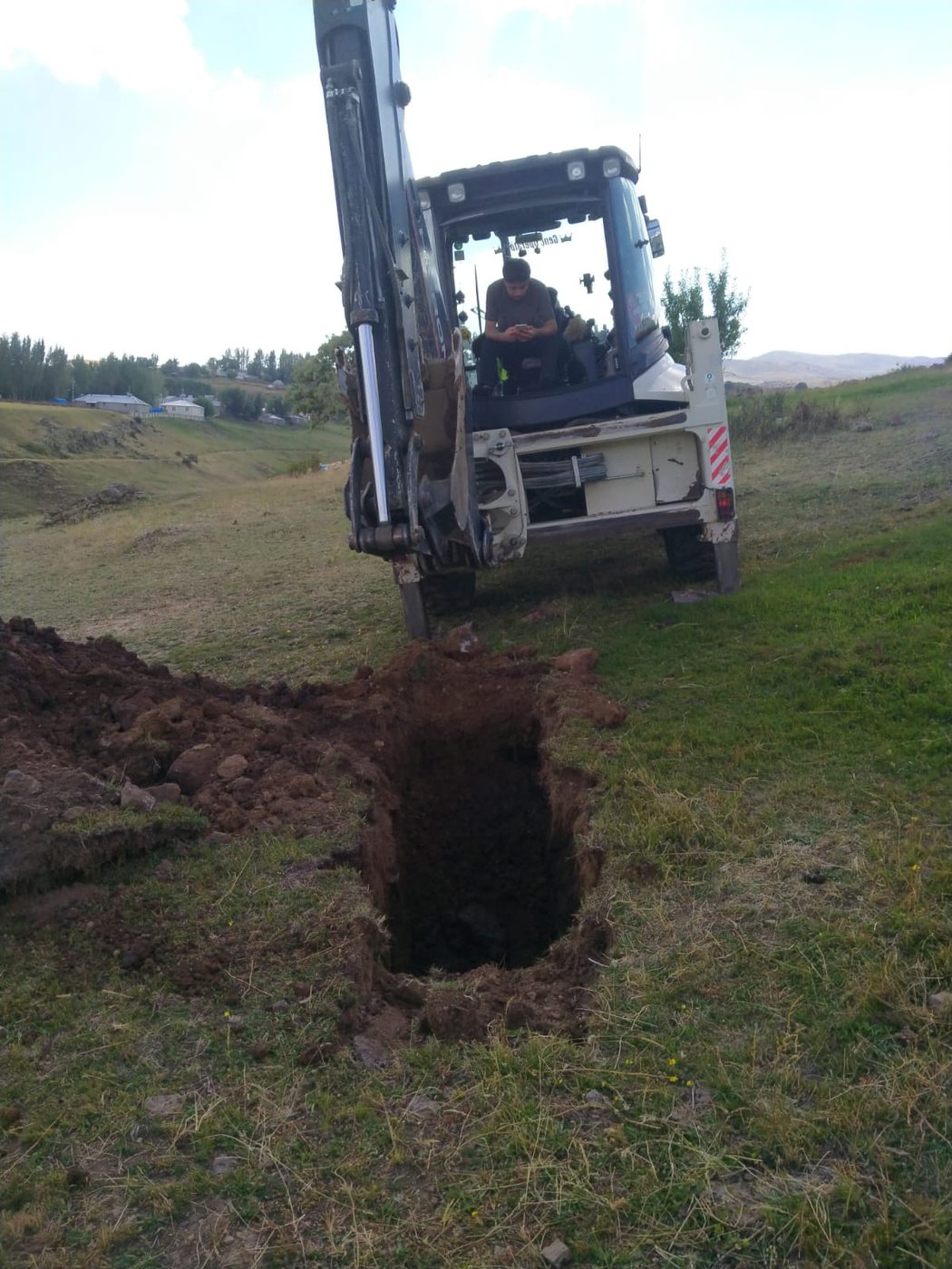 Araştırma çukuru (test pit)